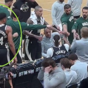 世界杯2026-心已走？字母哥似听非听里弗斯布置战术 木屋时刻也未碰拳！